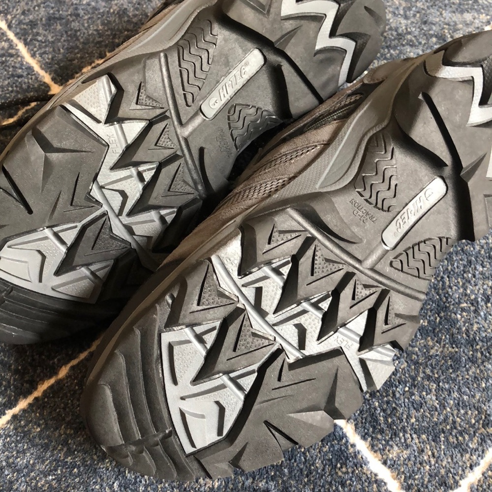 Hi-Tec Men’s Low Hiker - Picture 8 of 8